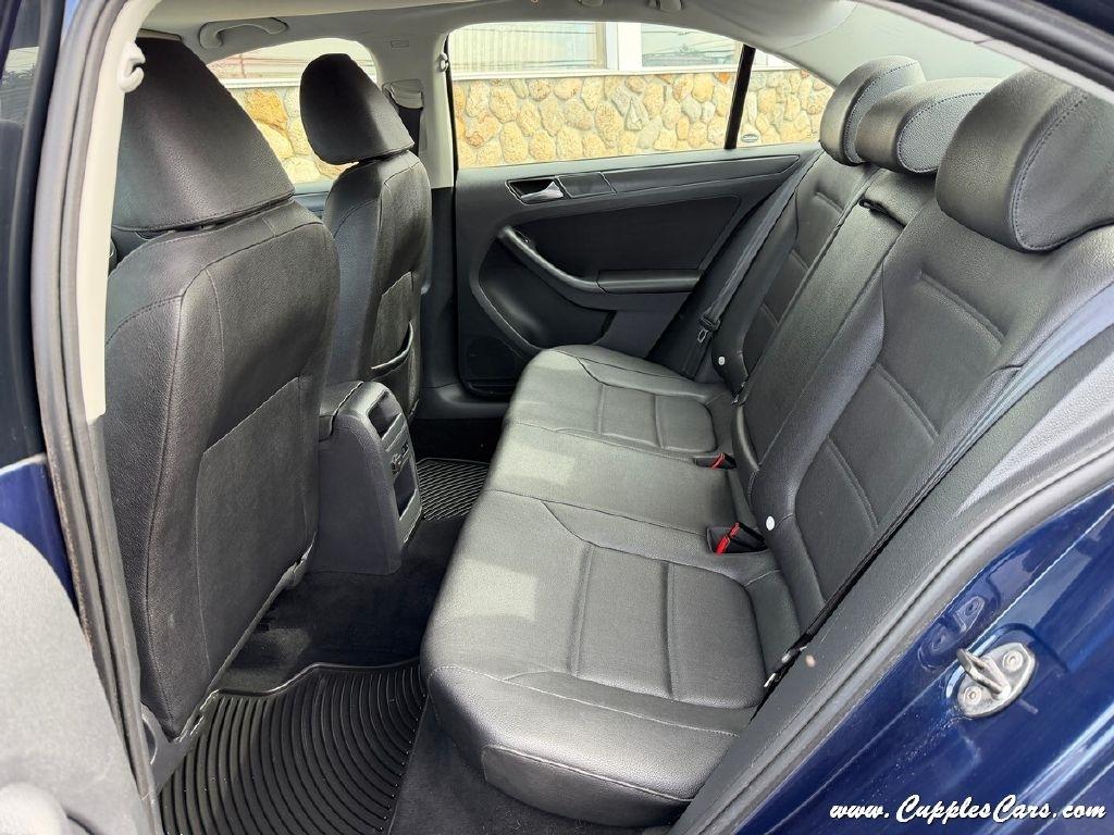 Volkswagen Jetta  2012