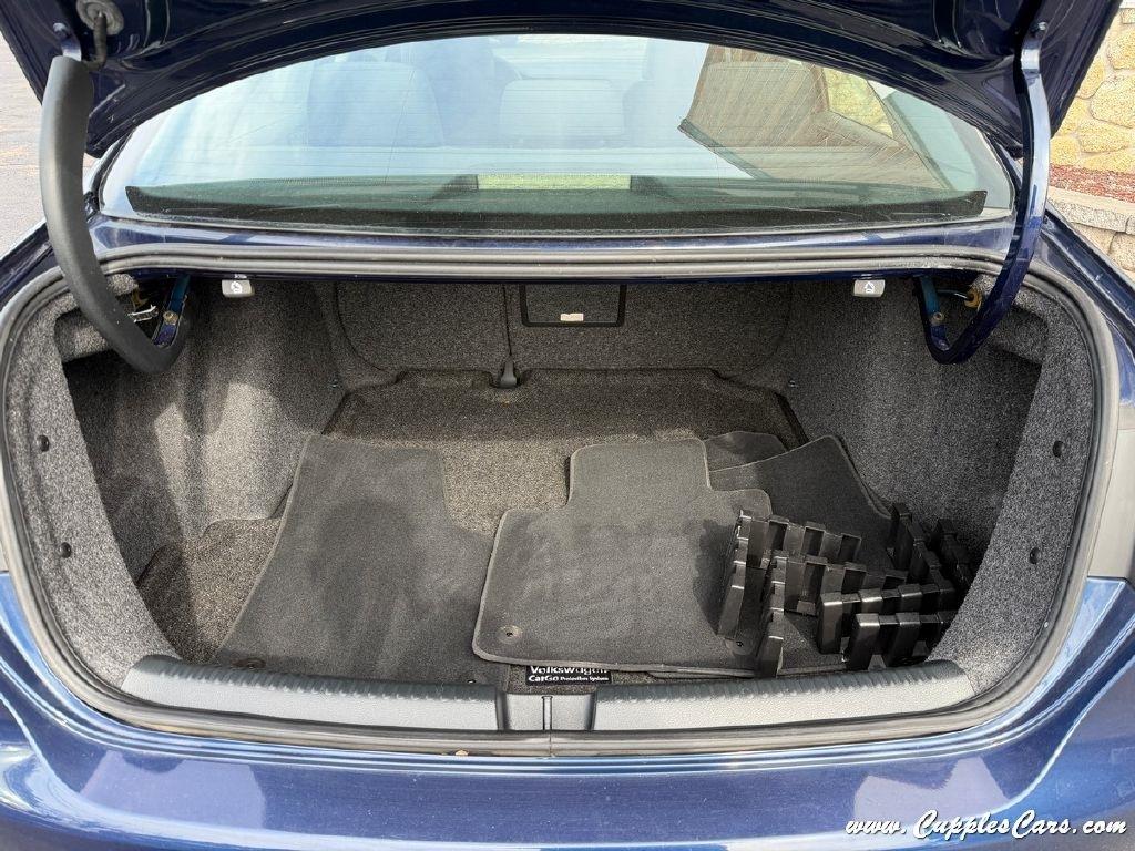 Volkswagen Jetta  2012