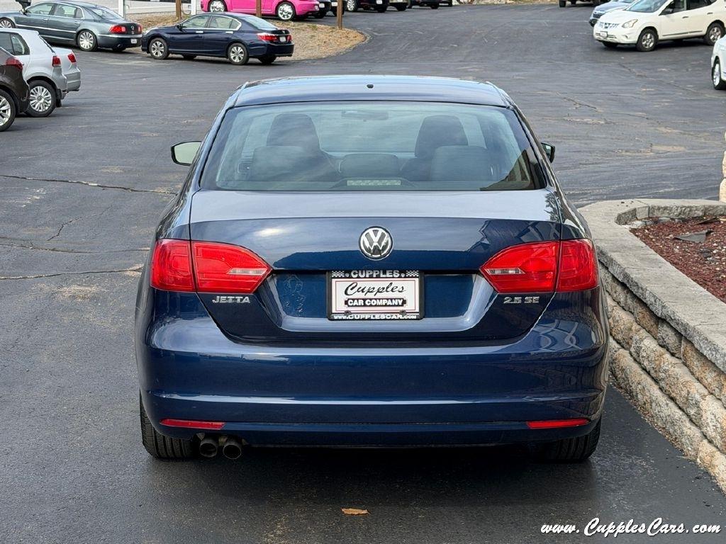 Volkswagen Jetta  2012