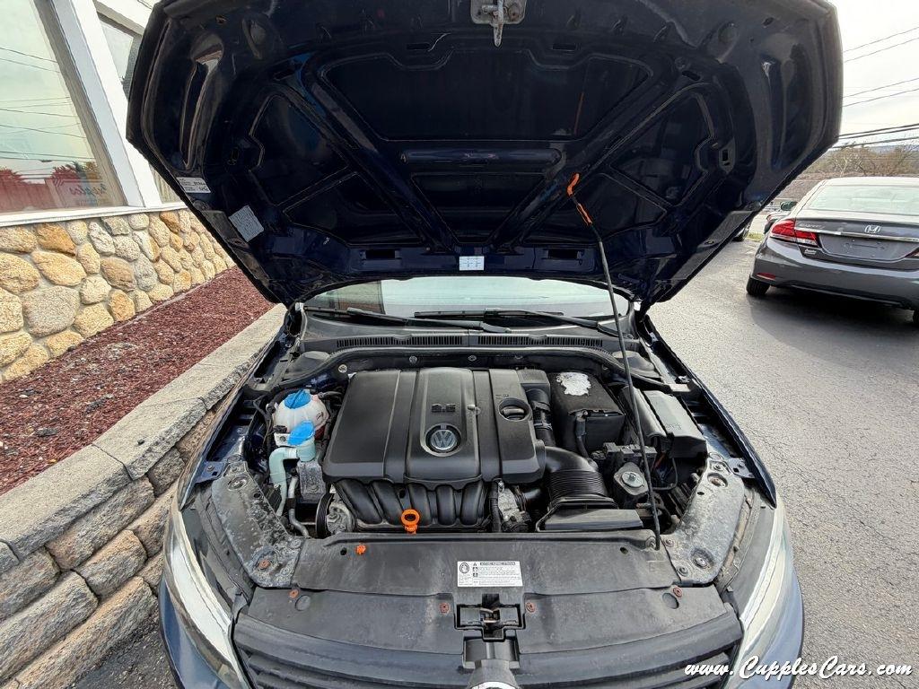 Volkswagen Jetta  2012