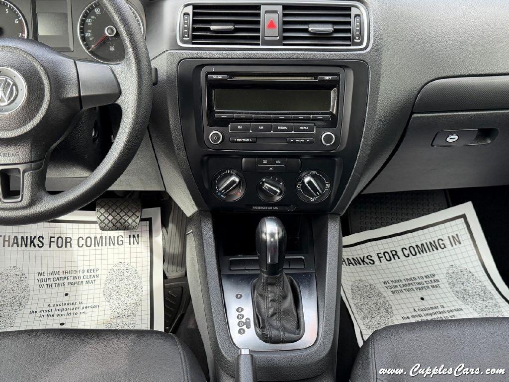 Volkswagen Jetta  2012