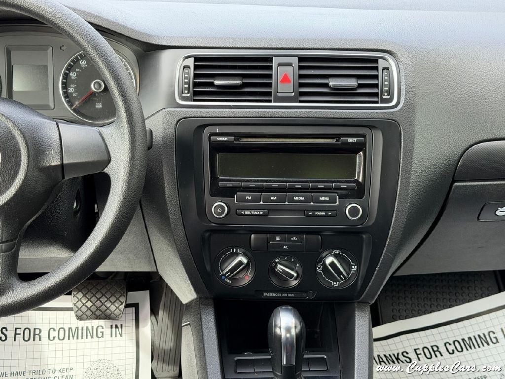 Volkswagen Jetta  2012