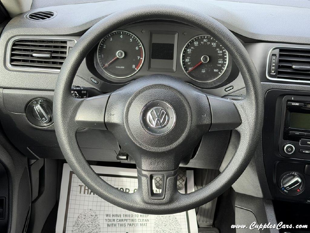 Volkswagen Jetta  2012