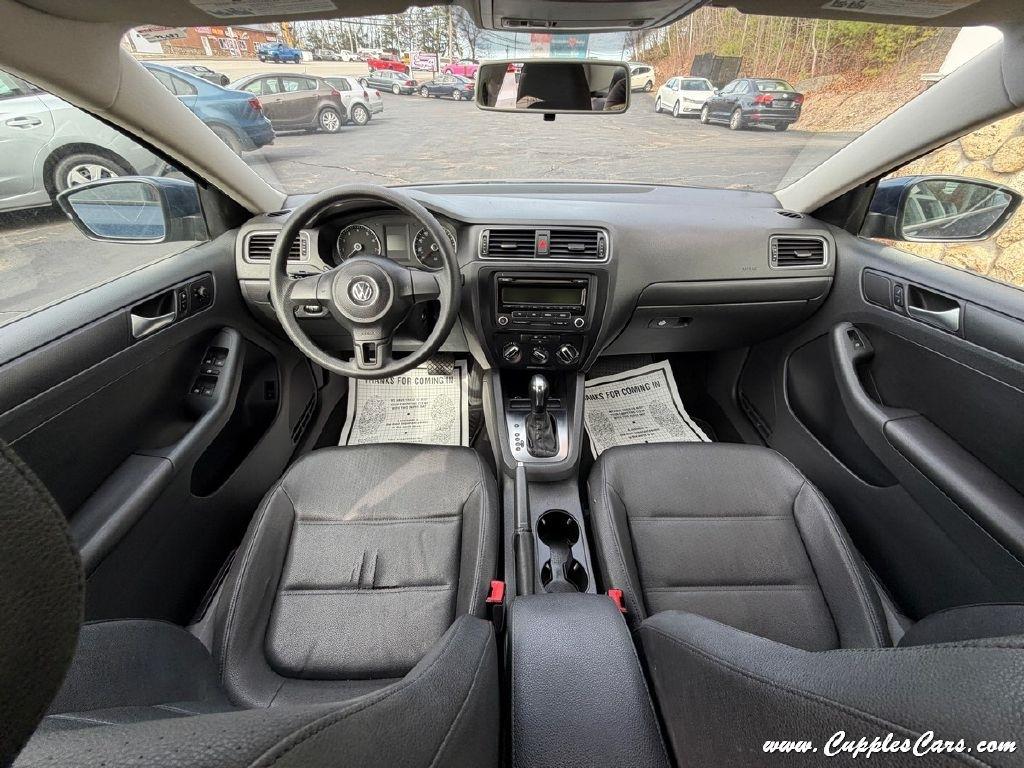 Volkswagen Jetta  2012