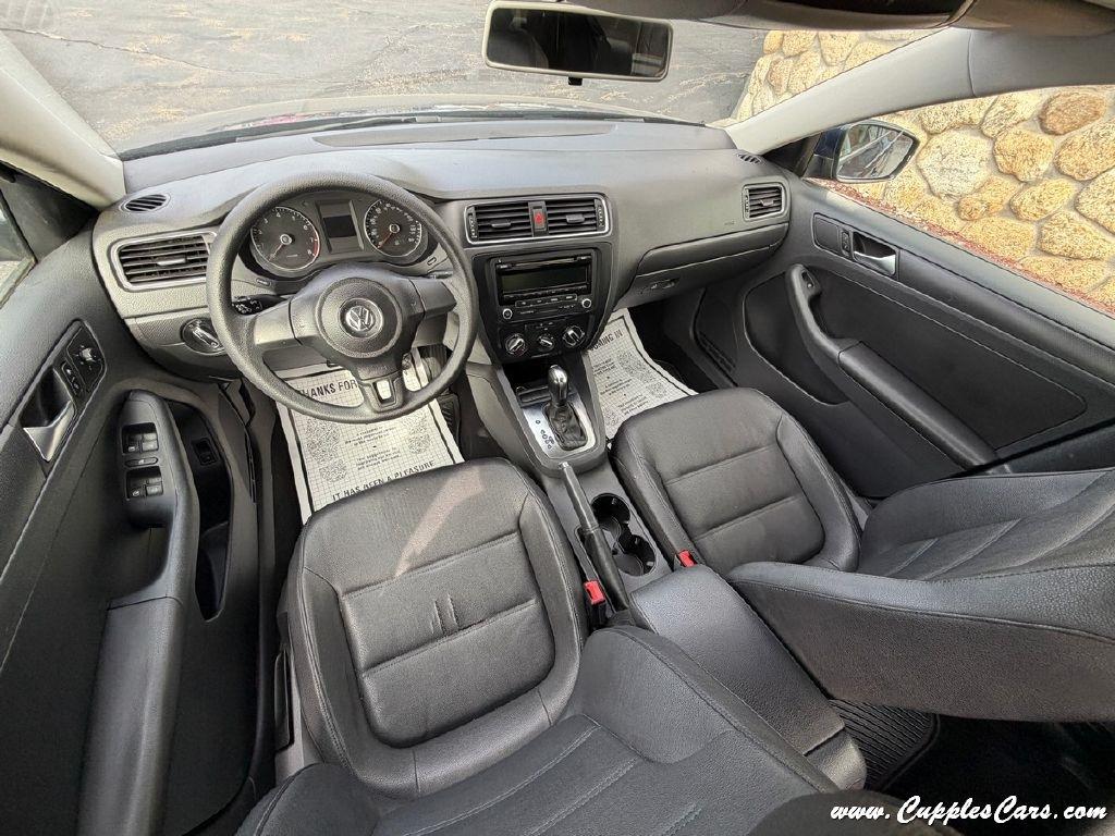 Volkswagen Jetta  2012