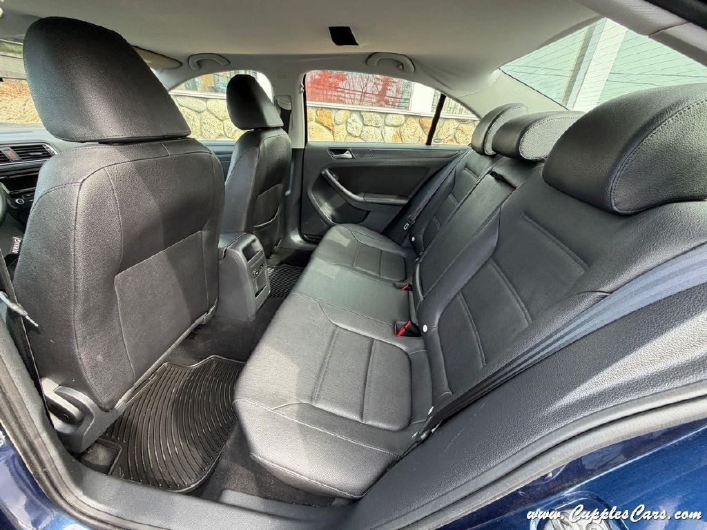 Volkswagen Jetta  2012