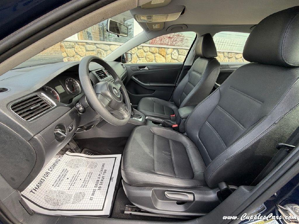 Volkswagen Jetta  2012