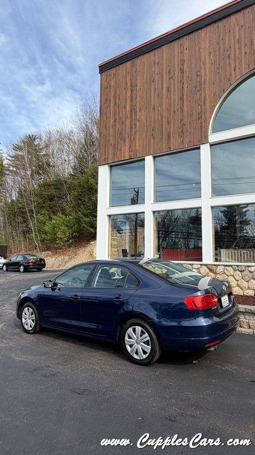 Volkswagen Jetta  2012