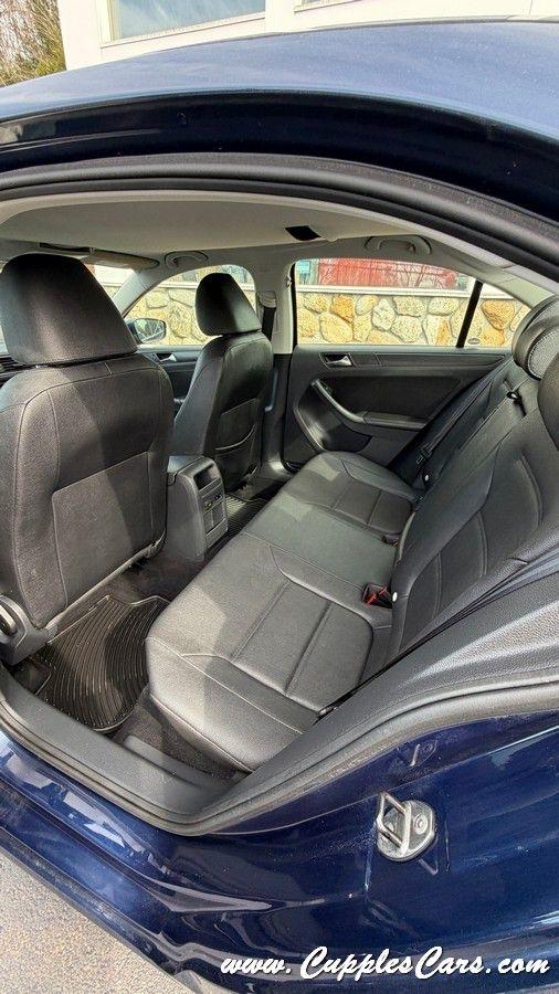 Volkswagen Jetta  2012