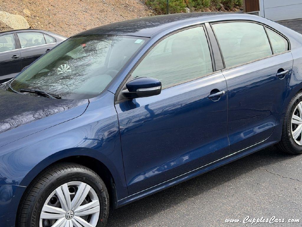 Volkswagen Jetta  2012