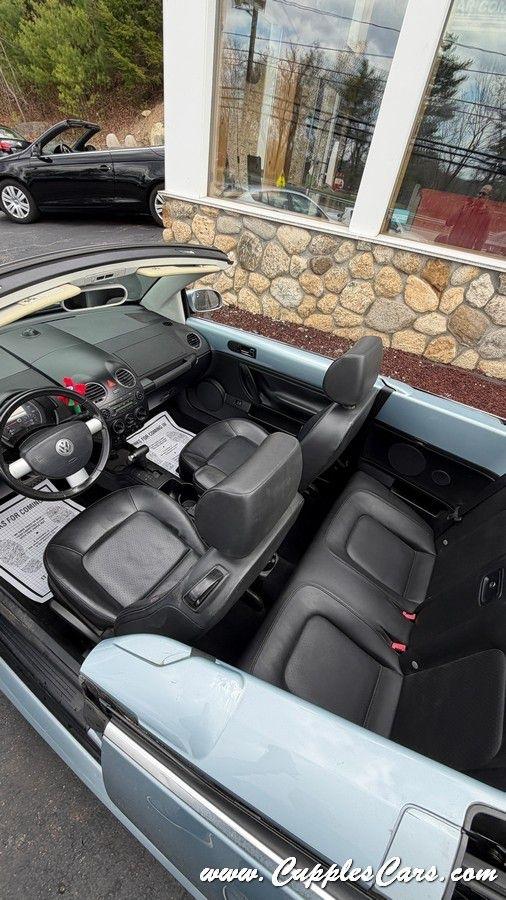 Volkswagen New Beetle  2009