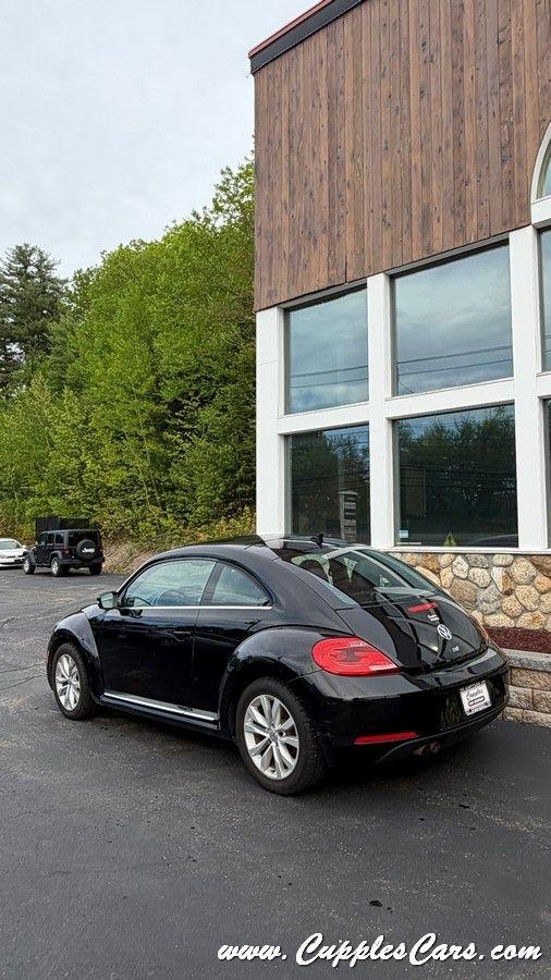 Volkswagen Beetle  2013