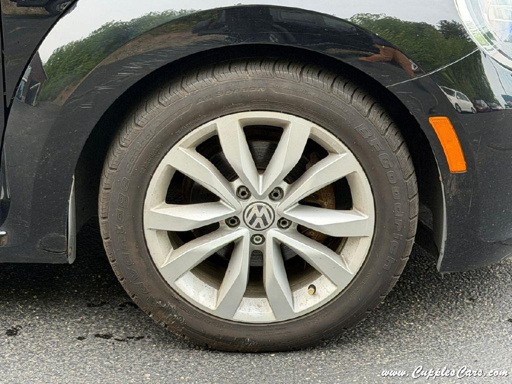 Volkswagen Beetle  2013