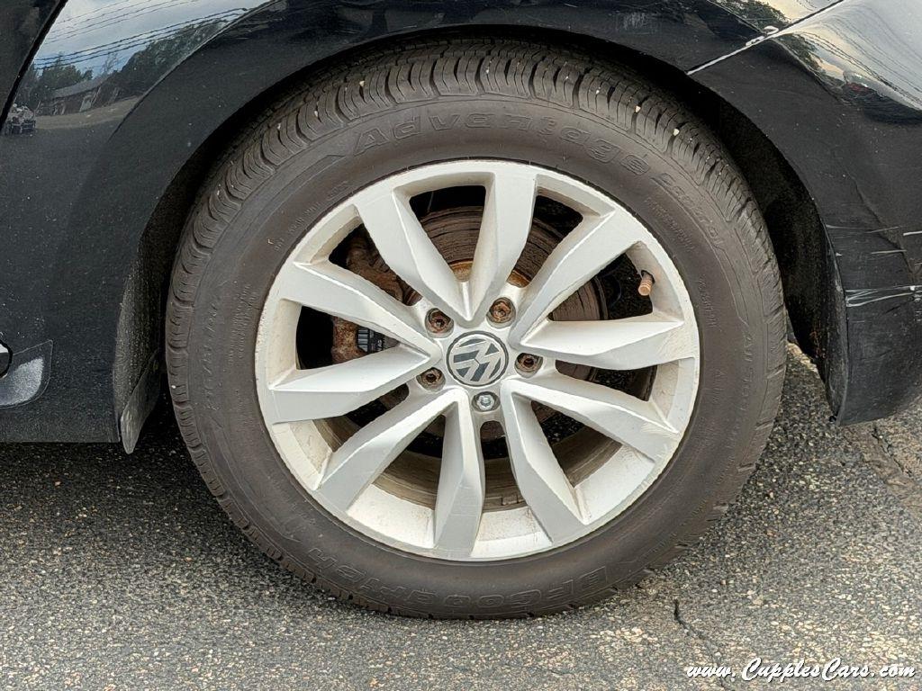 Volkswagen Beetle  2013