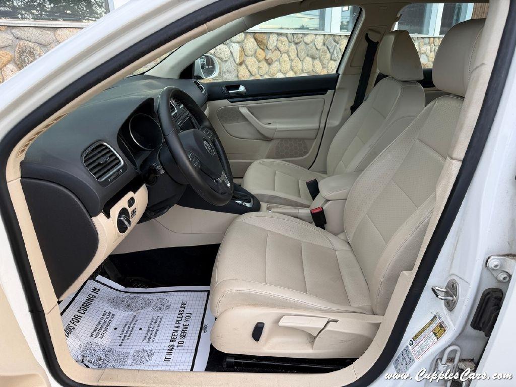 Volkswagen Jetta  2011
