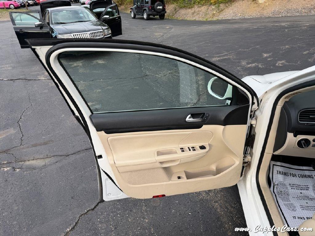Volkswagen Jetta  2011