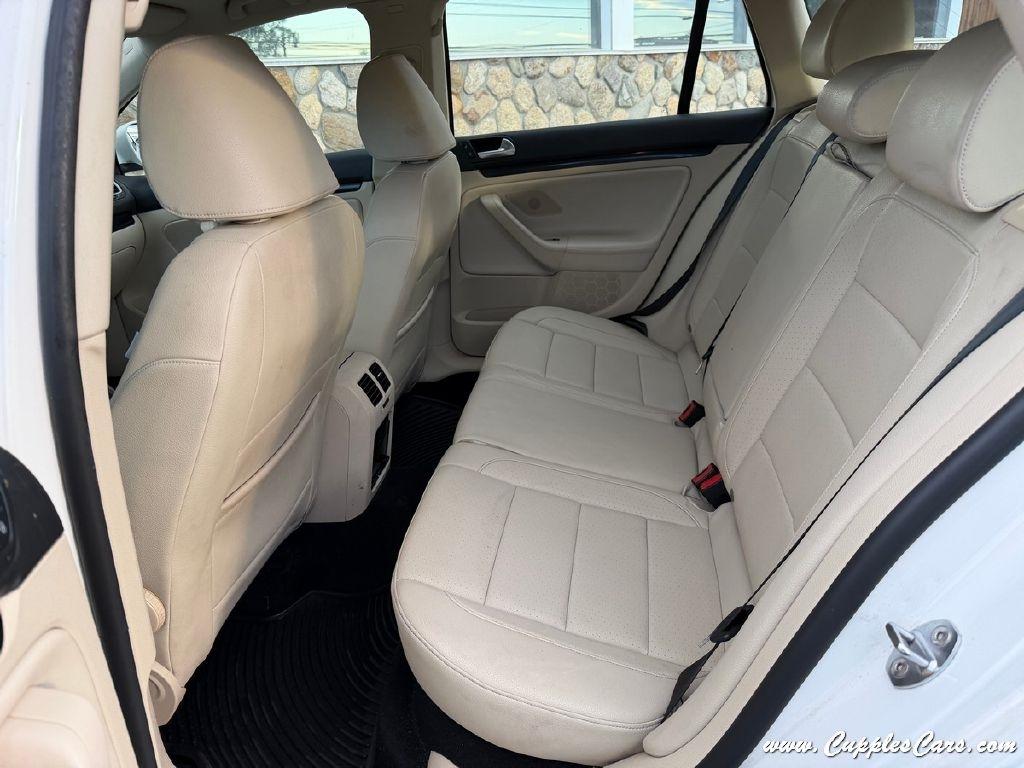 Volkswagen Jetta  2011