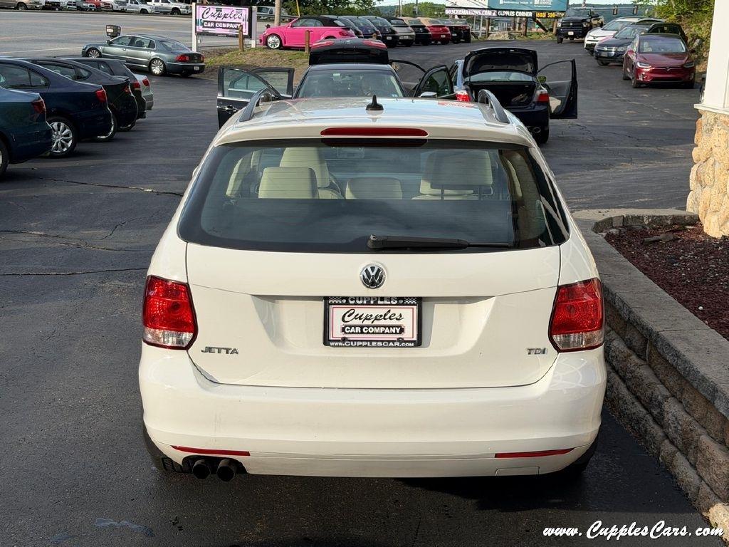 Volkswagen Jetta  2011