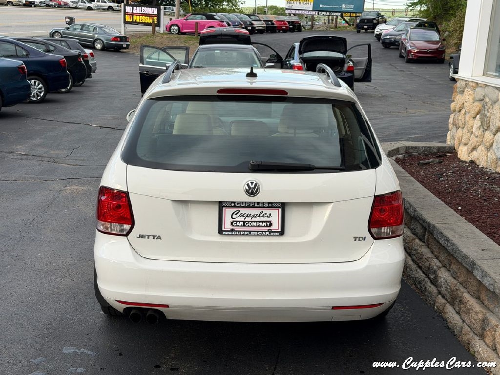 Volkswagen Jetta  2011