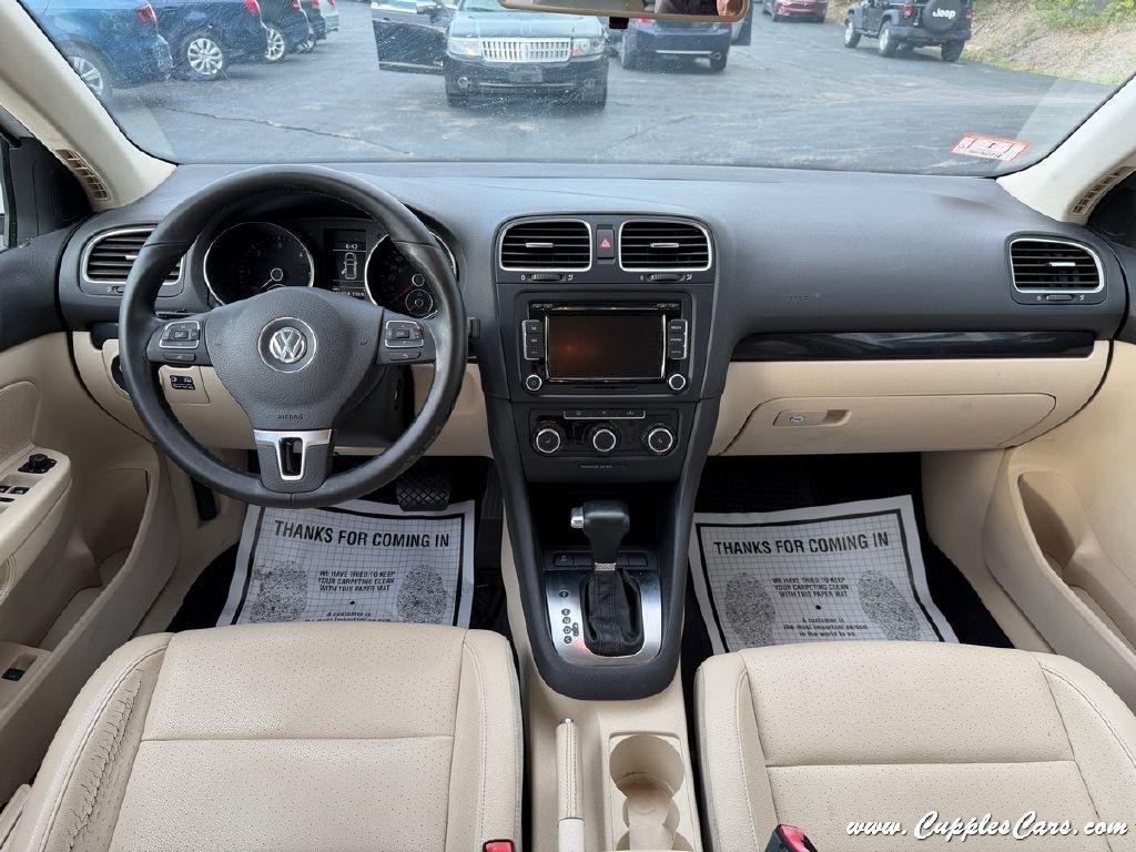 Volkswagen Jetta  2011