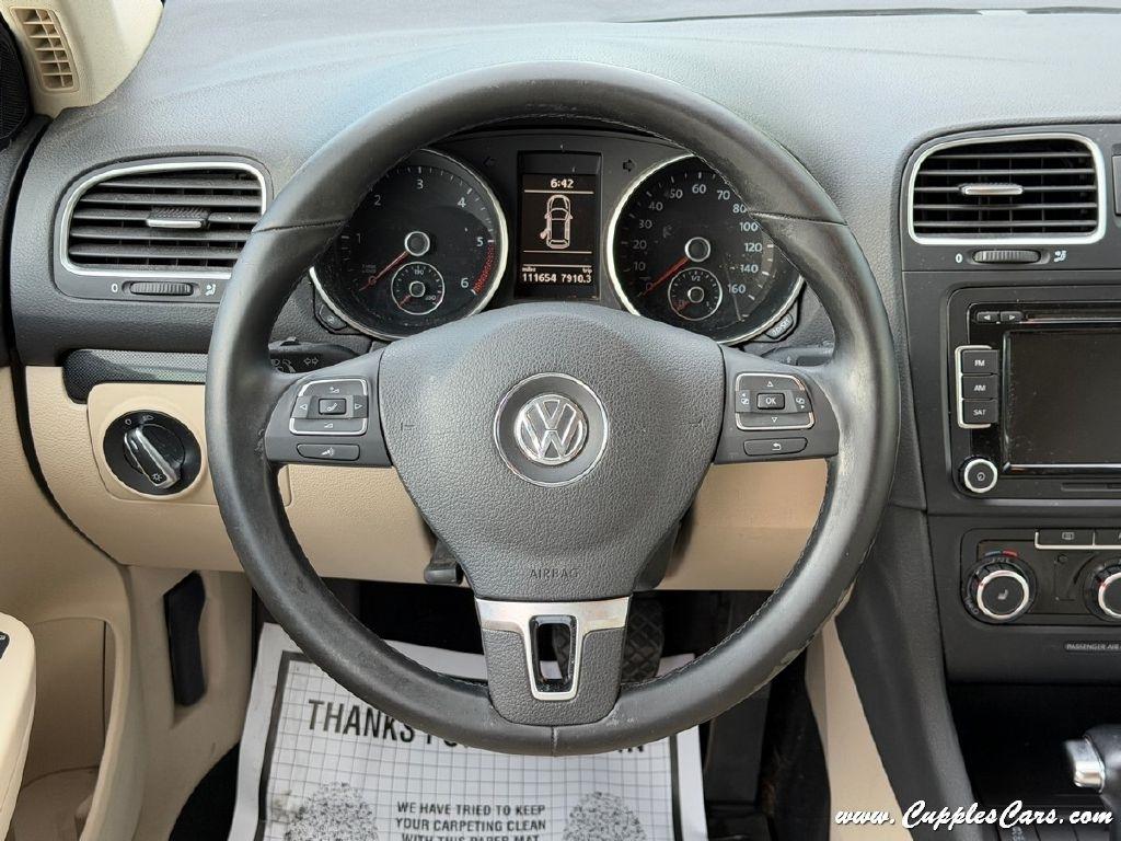 Volkswagen Jetta  2011