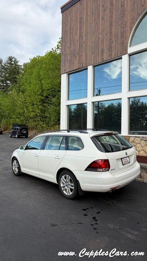 Volkswagen Jetta  2011