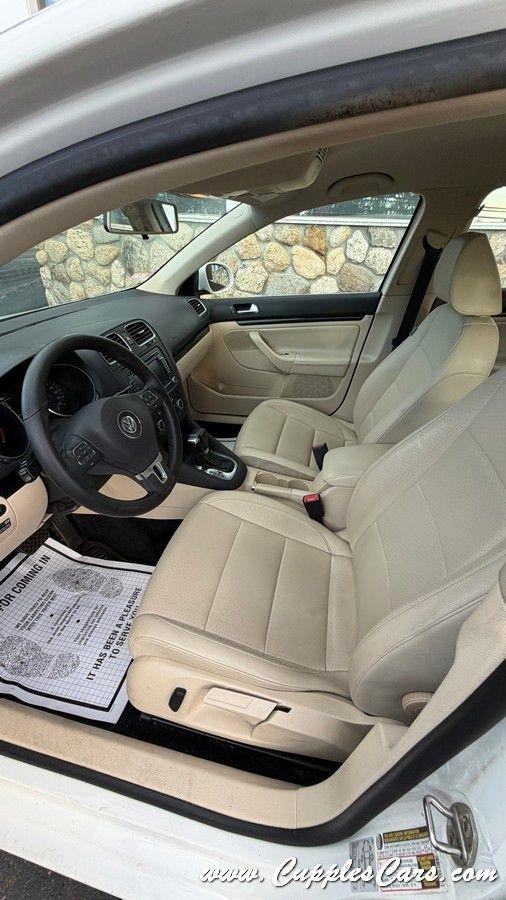 Volkswagen Jetta  2011