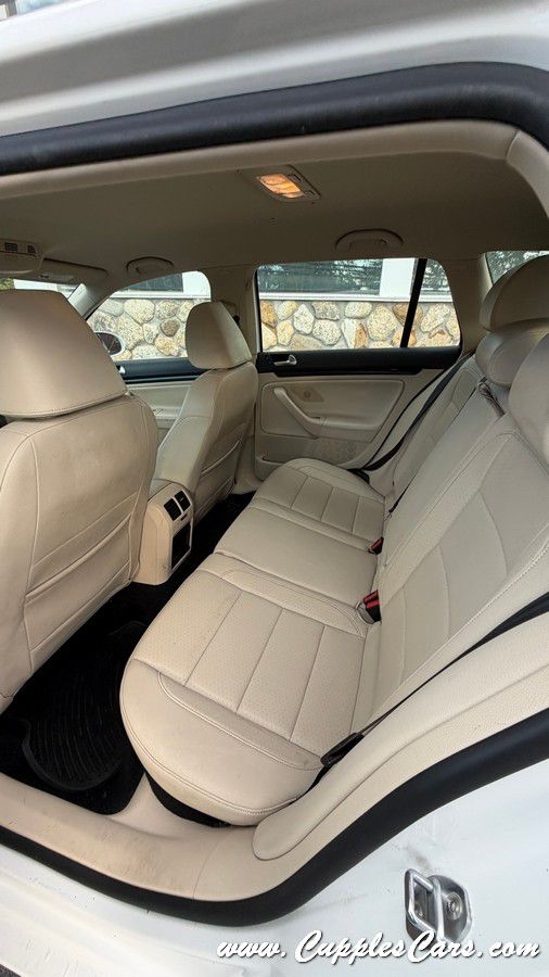 Volkswagen Jetta  2011