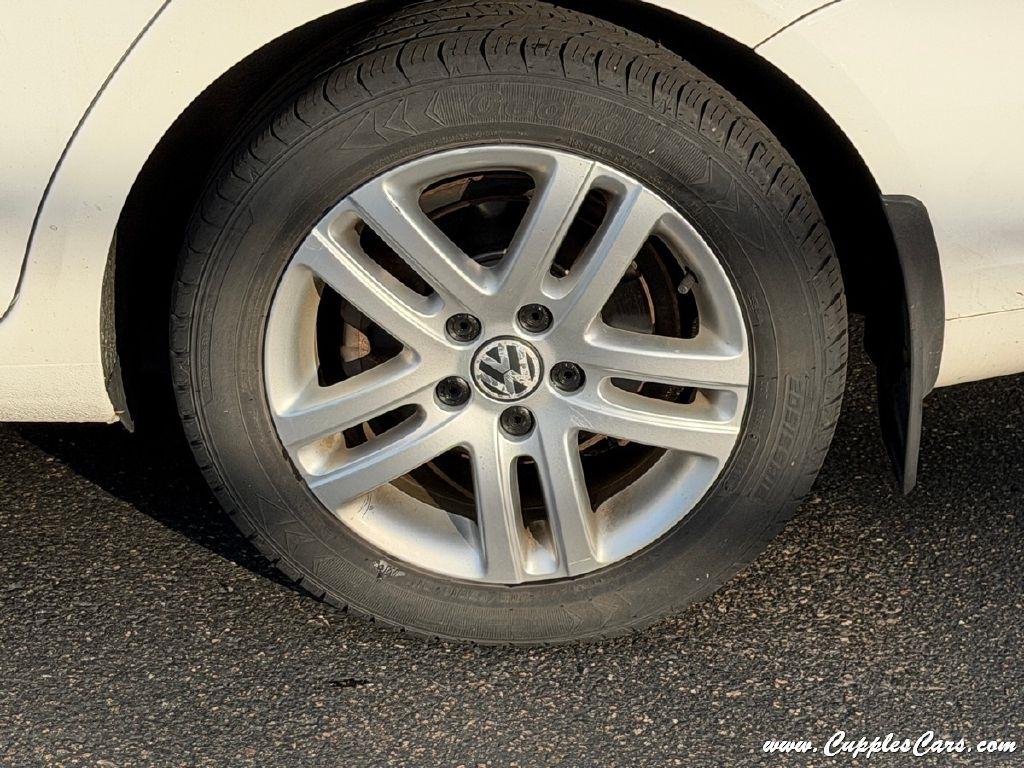 Volkswagen Jetta  2011