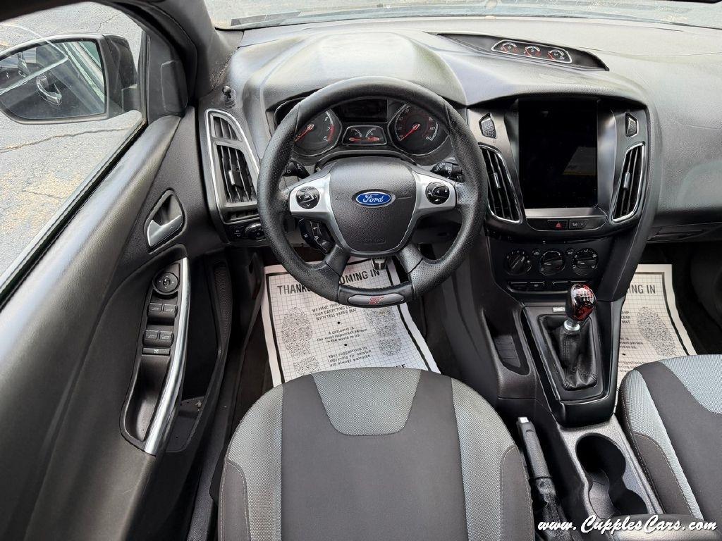 Ford Focus  2014