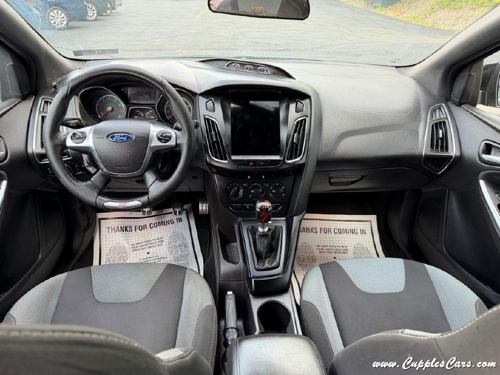Ford Focus  2014