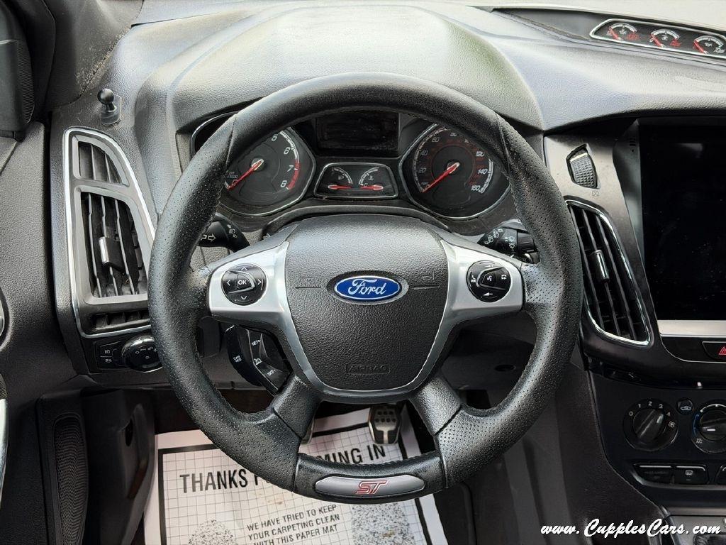 Ford Focus  2014