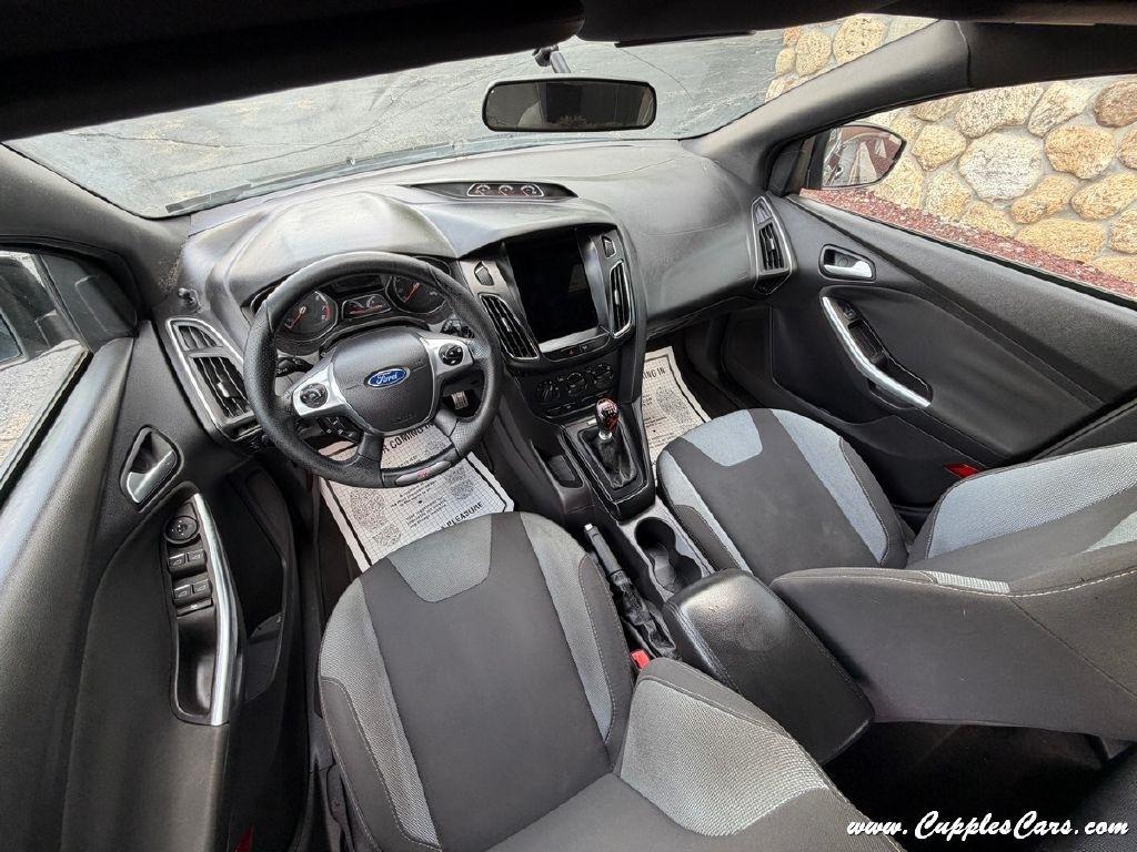 Ford Focus  2014