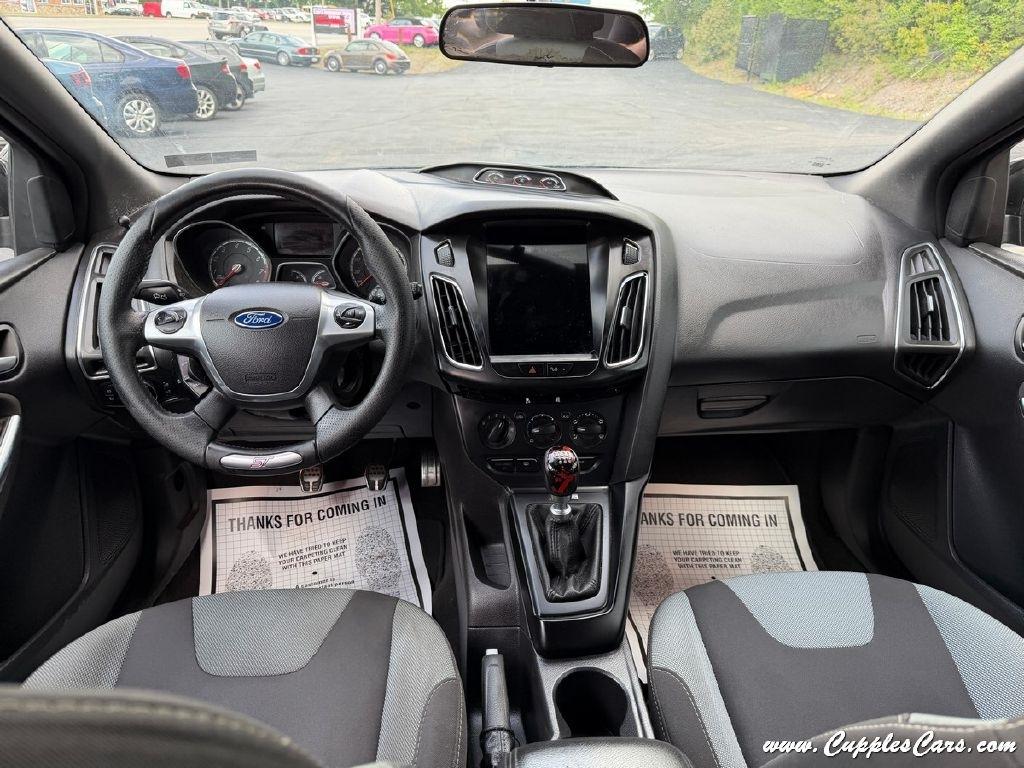 Ford Focus  2014
