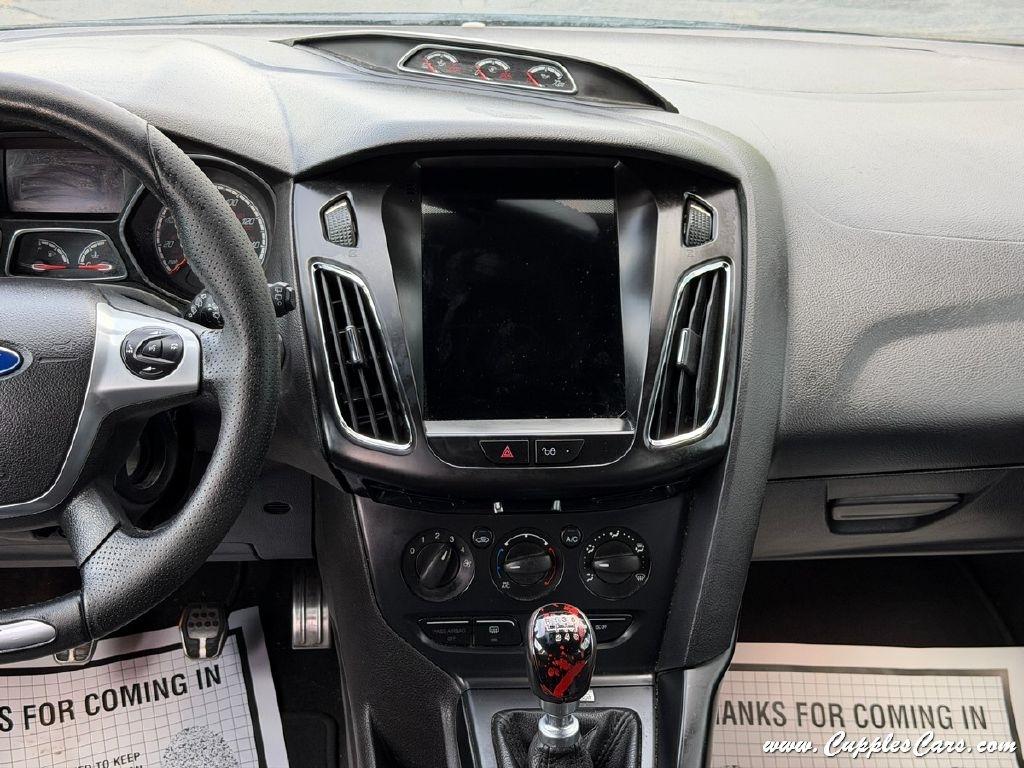 Ford Focus  2014