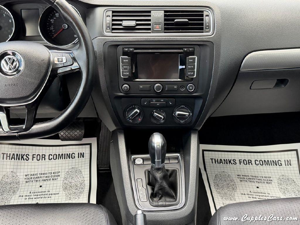 Volkswagen Jetta  2015