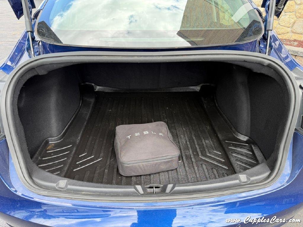 Tesla Model 3  2020