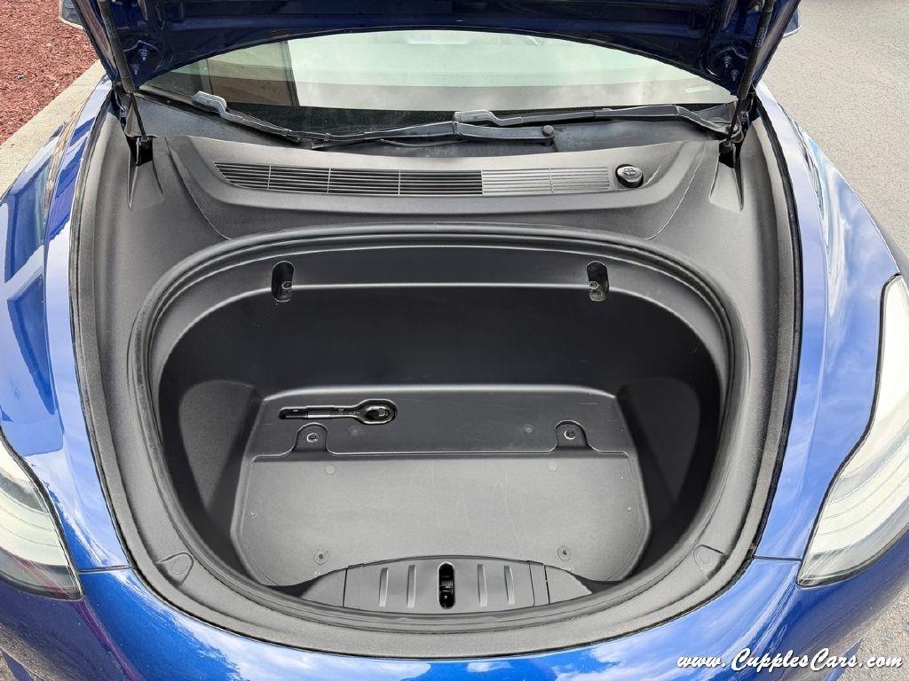 Tesla Model 3  2020