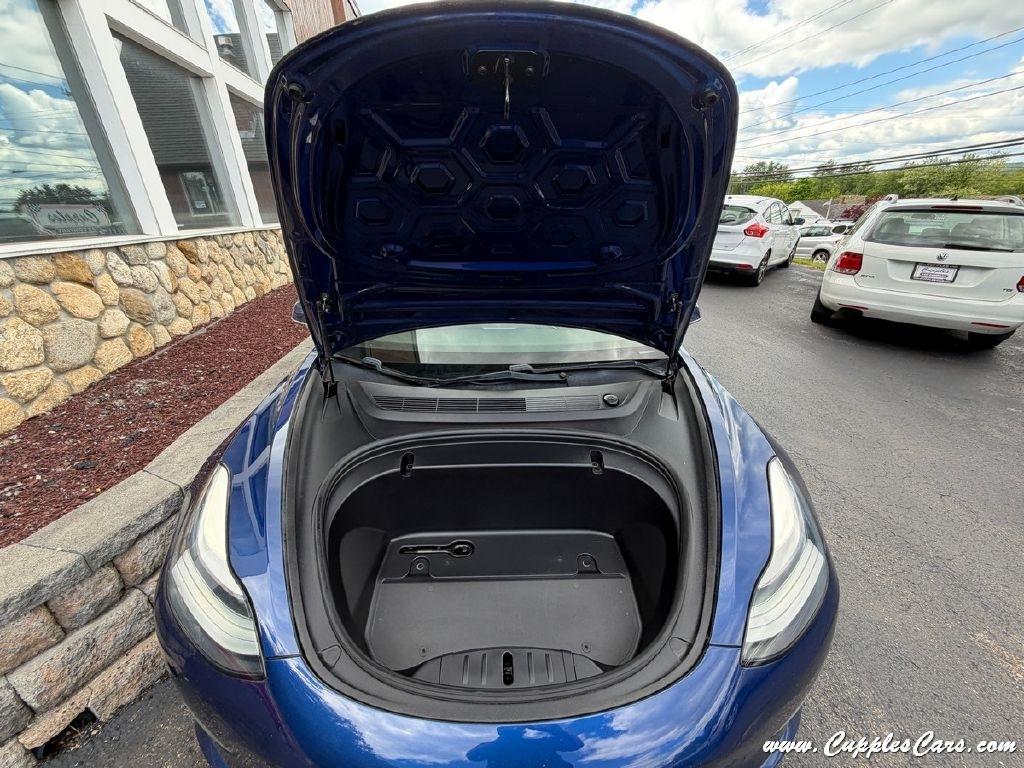 Tesla Model 3  2020