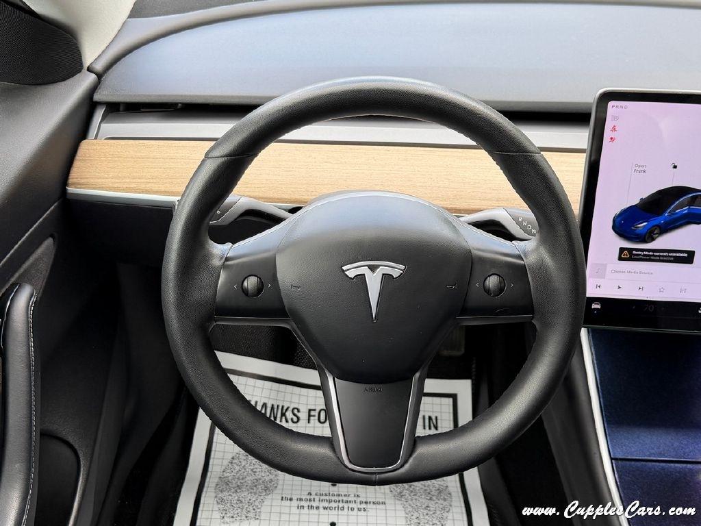 Tesla Model 3  2020