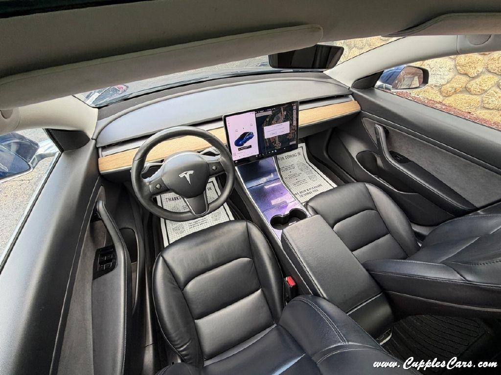 Tesla Model 3  2020