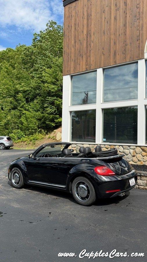 Volkswagen Beetle  2013