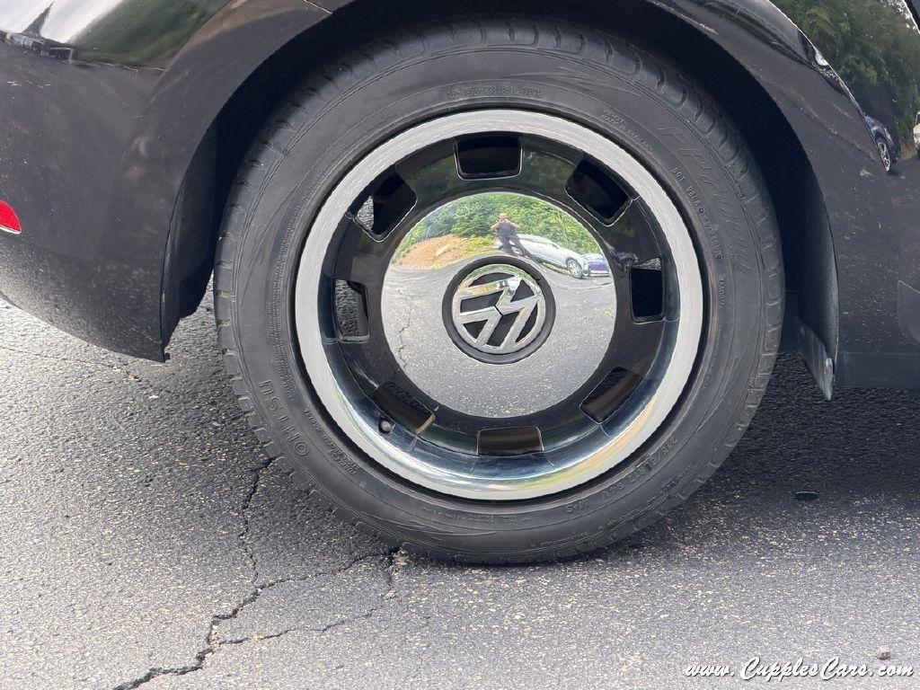 Volkswagen Beetle  2013