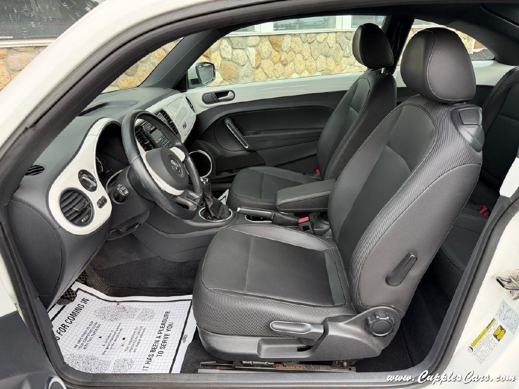 Volkswagen Beetle  2013