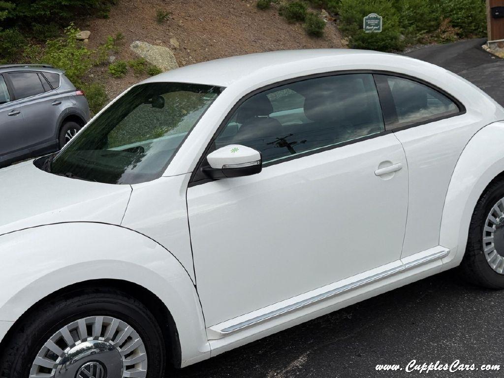 Volkswagen Beetle  2013