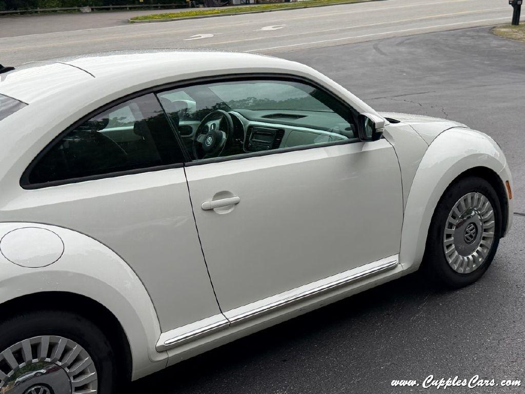 Volkswagen Beetle  2013