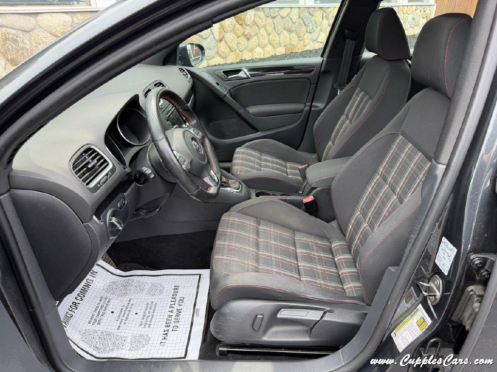 Volkswagen GTI 4dr HB DSG 2011