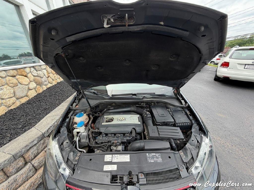 Volkswagen GTI 4dr HB DSG 2011