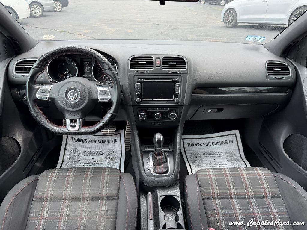 Volkswagen GTI 4dr HB DSG 2011