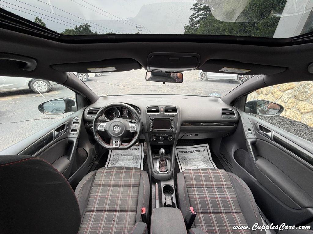 Volkswagen GTI 4dr HB DSG 2011
